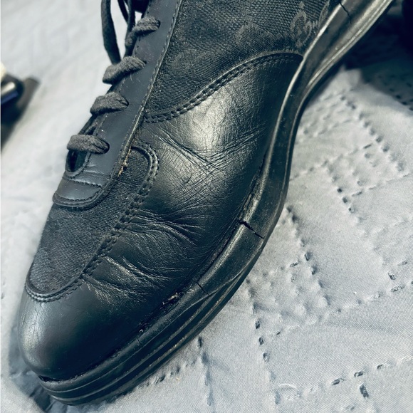 Classic Authentic Black Gucci Sneakers - Picture 14 of 16